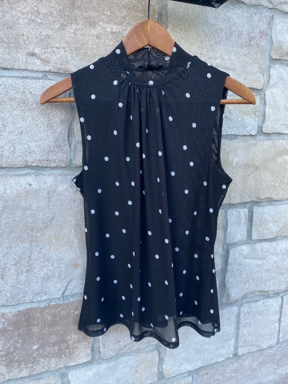RW&CO. Polka Dot Sleeveless Blouse Black & White Size Small